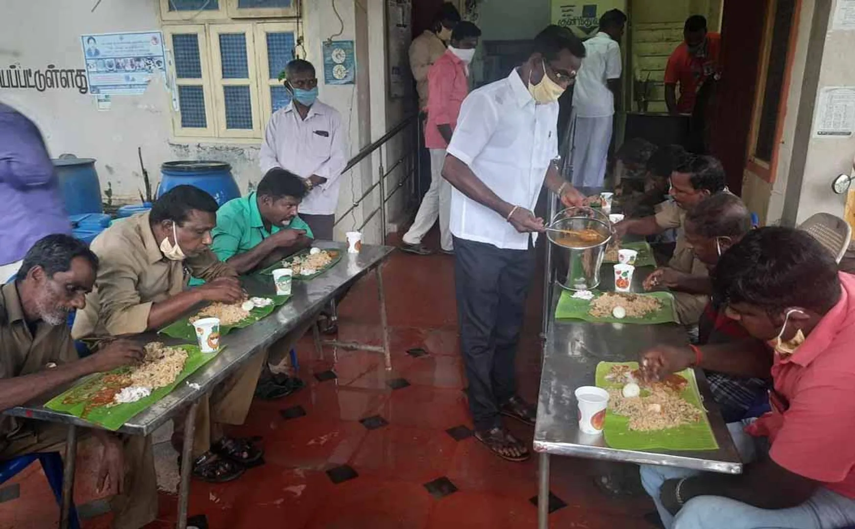 sanitary workers briyani food social activist 